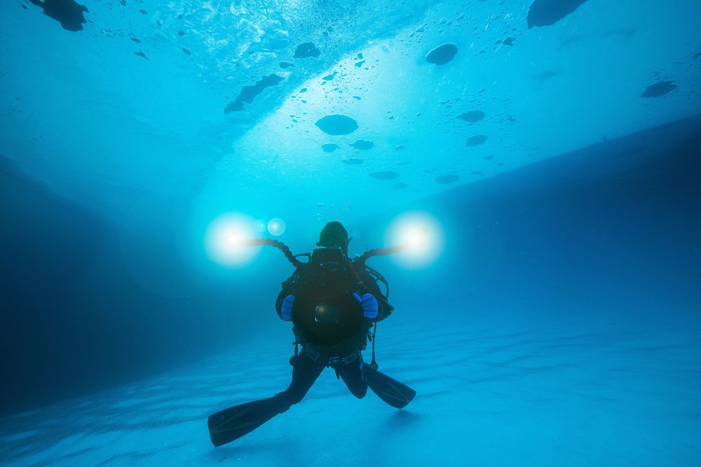 Voyage de plongée sous la banquise